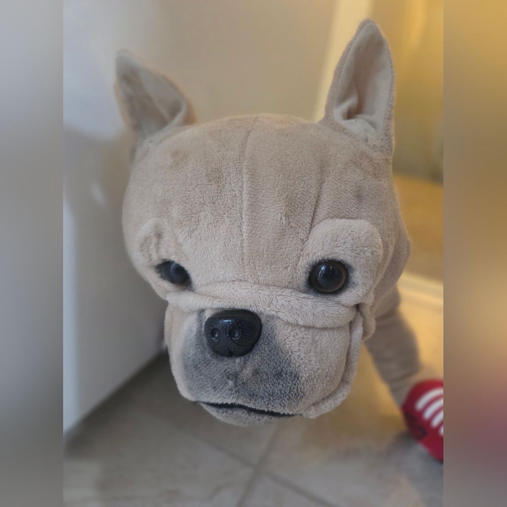 🐶❤️Rare Find  Skechers Go run Frenchie Bulldog plushie toy, feels real